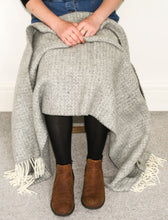 Load image into Gallery viewer, Illusion Pure New Wool Throw - Grey