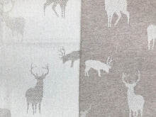 Load image into Gallery viewer, Stag Merino Lambswool Throw - Fawn