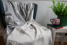 Load image into Gallery viewer, Stag Merino Lambswool Throw - Grey