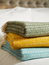 Load image into Gallery viewer, Fair Isle Pure New Wool Throw