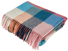 Load image into Gallery viewer, Dunira Merino Lambswool Throw - Sorbet