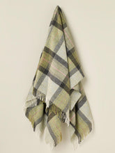 Load image into Gallery viewer, Skye Shetland Pure New Wool Throw - Green
