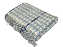 Load image into Gallery viewer, Carroglen Merino Lambswool Throw - Opal
