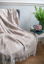 Load image into Gallery viewer, Stag Merino Lambswool Throw - Fawn
