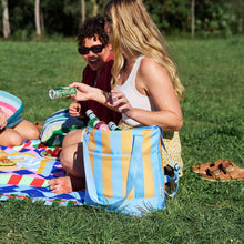 Load image into Gallery viewer, Dock &amp; Bay Cooling Bag - Colada Club: Medium
