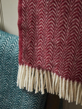Load image into Gallery viewer, Dune Pure New Wool Throw - Beet
