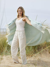 Load image into Gallery viewer, Honeycomb Pure New Wool Throw - Ocean
