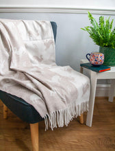 Load image into Gallery viewer, Hare Merino Lambswool Throw - Fawn
