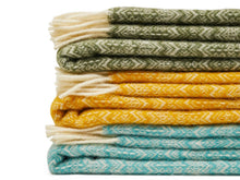 Load image into Gallery viewer, Fair Isle Pure New Wool Throw
