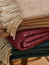 Load image into Gallery viewer, Dune Pure New Wool Throw -  Emerald

