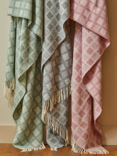 Load image into Gallery viewer, Manhattan Pure New Wool Throws
