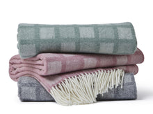 Load image into Gallery viewer, Manhattan Pure New Wool Throws
