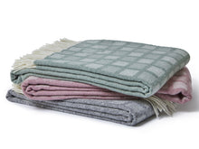 Load image into Gallery viewer, Manhattan Pure New Wool Throws
