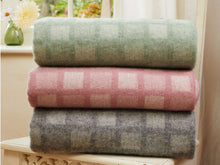 Load image into Gallery viewer, Manhattan Pure New Wool Throws
