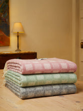 Load image into Gallery viewer, Manhattan Pure New Wool Throws
